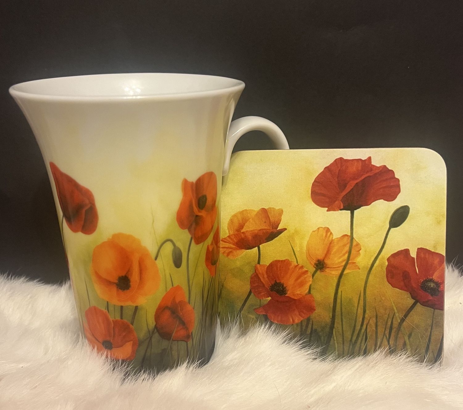 Porcelain cup  with  coasters, Attribute: Poppies