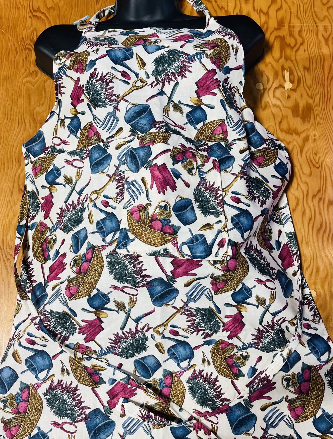 Adlt  Apron, design: The Gardner