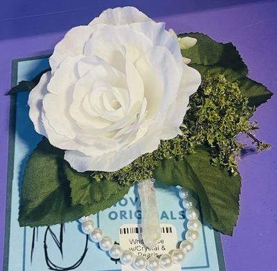 White rose w/Crystal &amp; Pearls