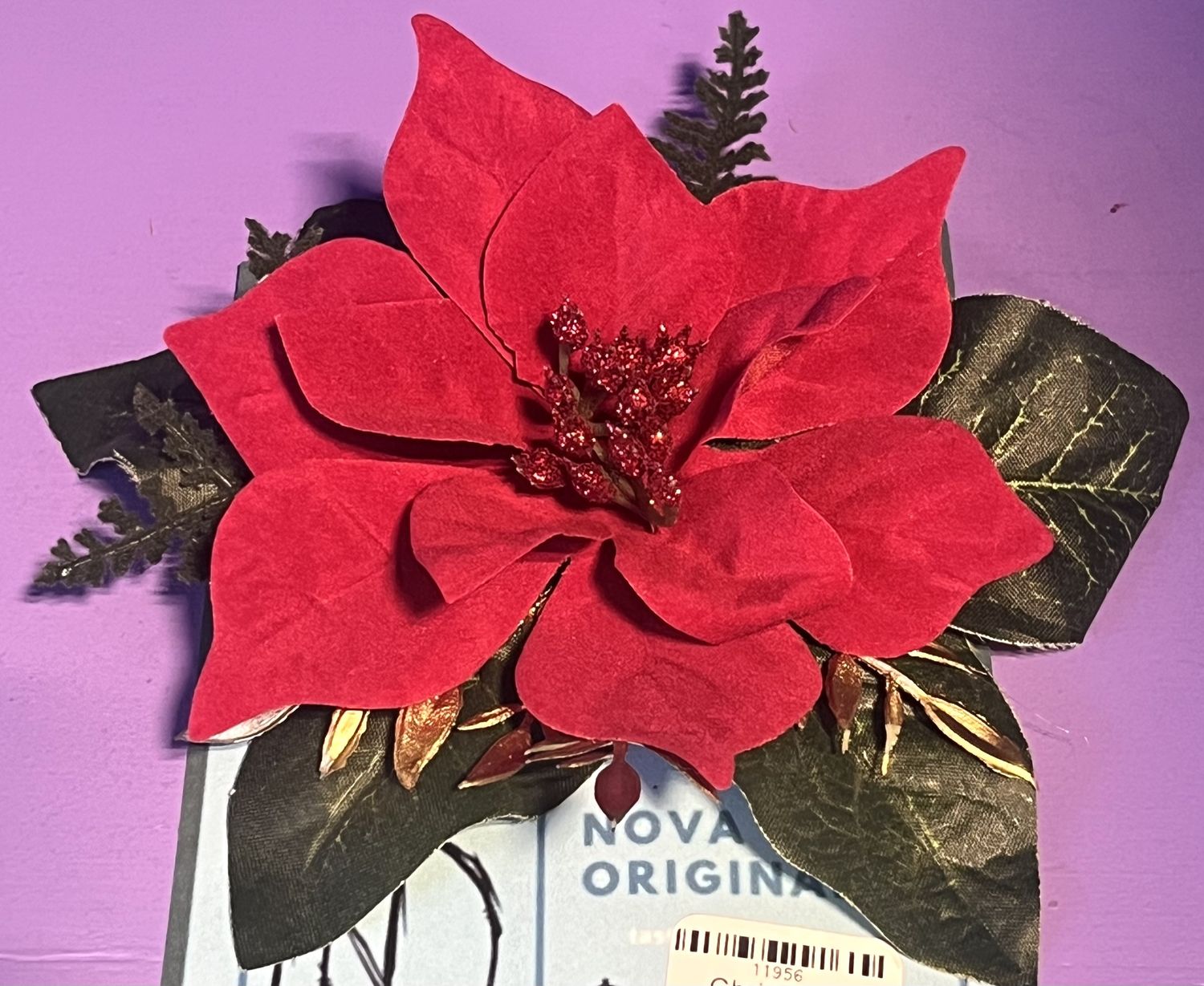 Beautiful Blooms, design: Poinsettia/ gold accent