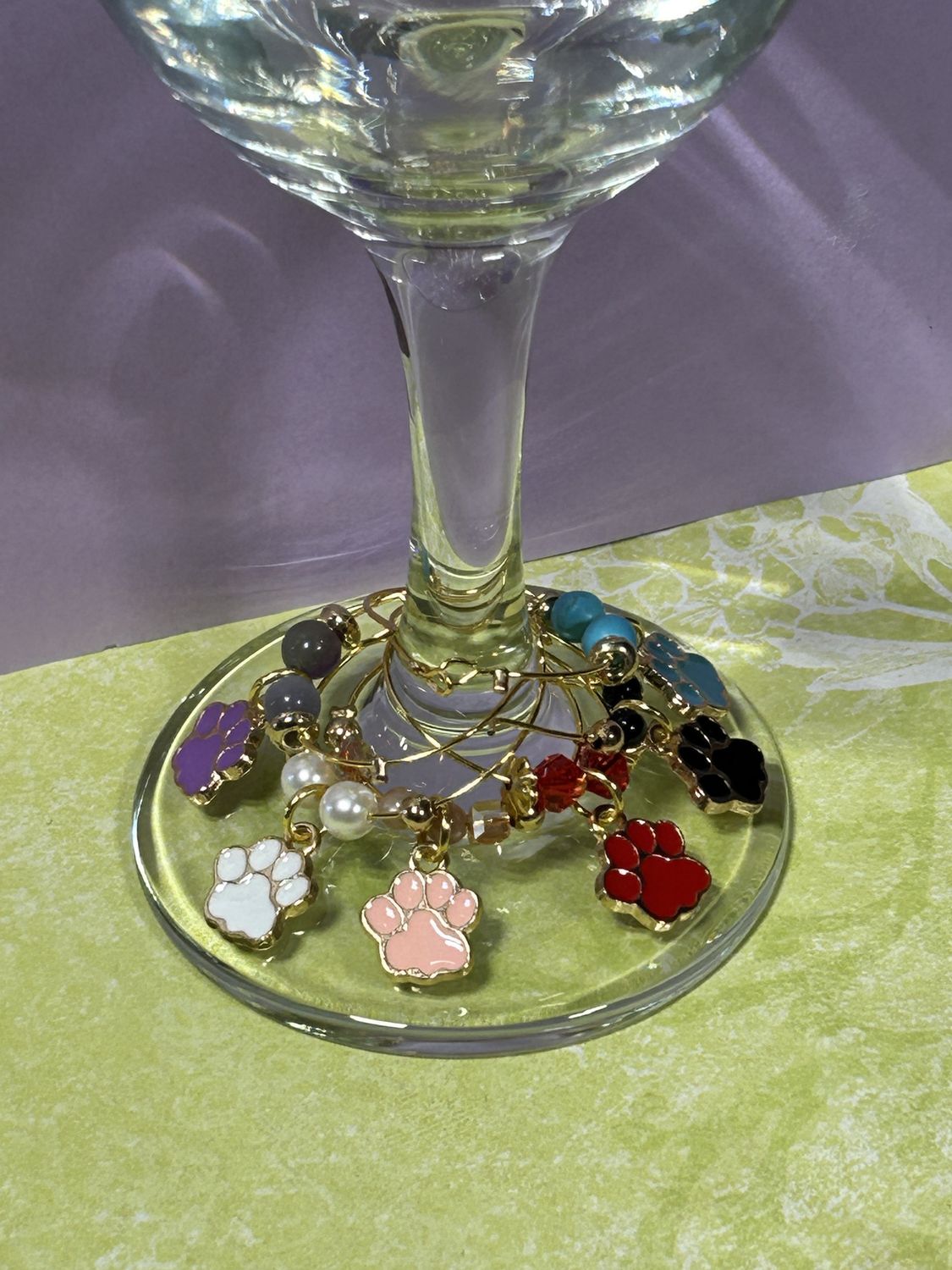 Wine Charms, design: Paw print