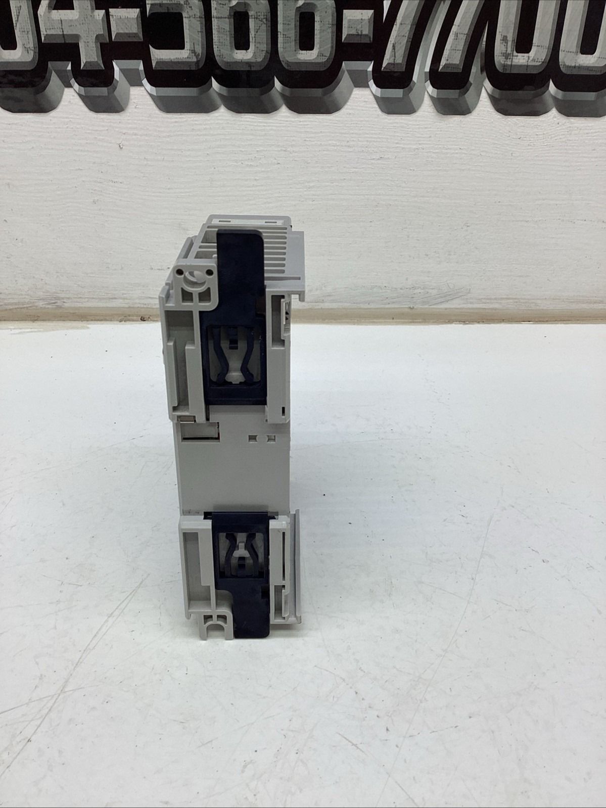 Allen Bradley 8 Channel Current Output Module Ser. A 1769-OF8C