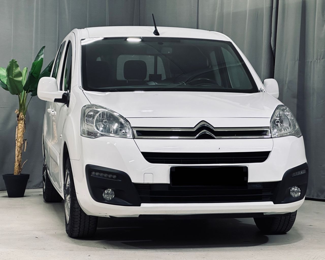 Citroën Berlingo 1.6HDI 99CV L1 – Crochet/DAB