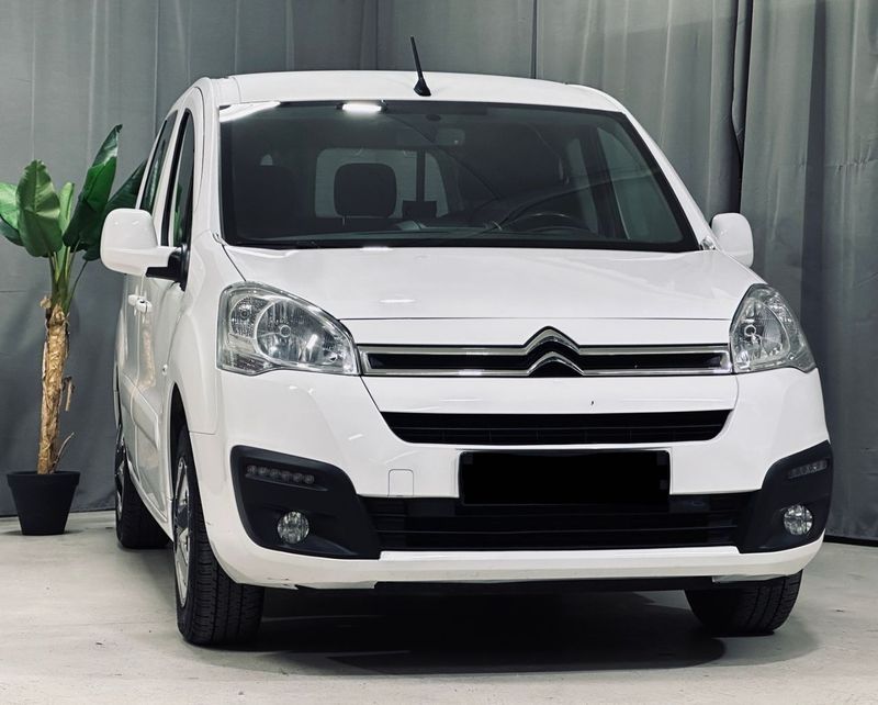Citroën Berlingo 1.6HDI 99CV L1 – Crochet/DAB