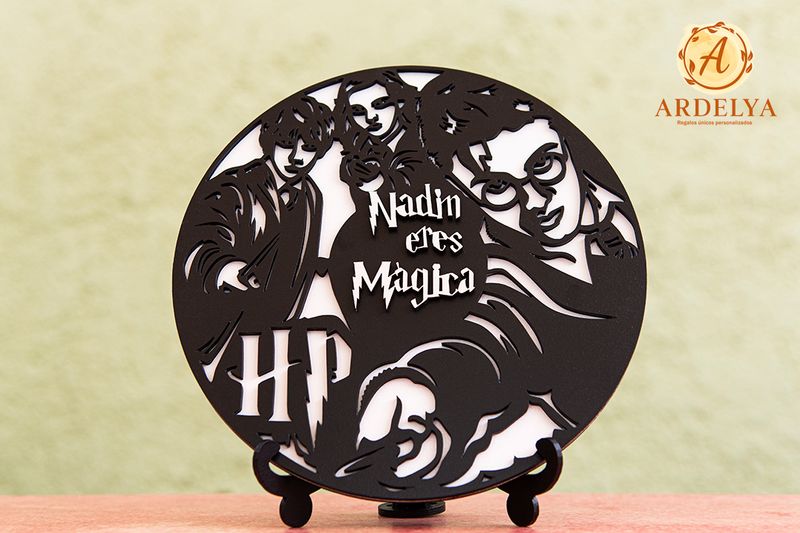 Placa decorativa personalizada de Harry Potter en madera | Regalo mágico único | Decoración habitación infantil o juvenil inspirada en la magia
