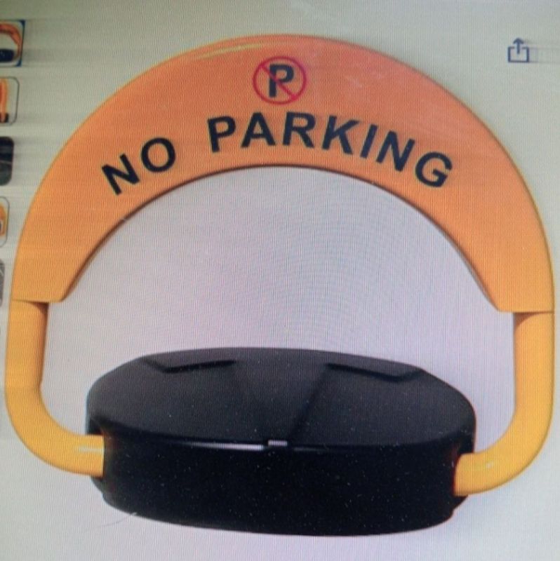 NO PARKING SIGN