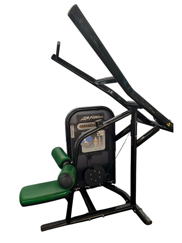 Gebraucht – Life Fitness Circuit Lat Overhead - Kompletter Zirkel vorhanden Gebraucht – Life Fitness Circuit Lat Overhead - Kompletter Zirkel vorhanden