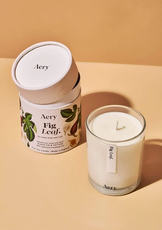 FIG LEAF SCENTED CANDLE - BLACK FIG VETIVER AND CEDARWOOD