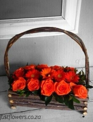 Modern basket Roses/Gerbera