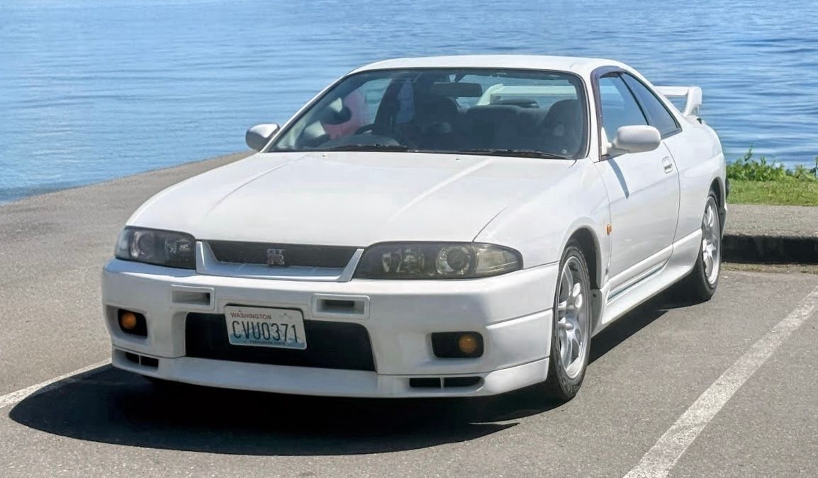 Nissan 1995 Skyline GT-R R33  4WD 5MT