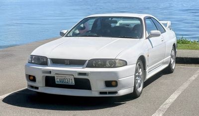 Nissan 1995 Skyline GT-R R33  4WD 5MT