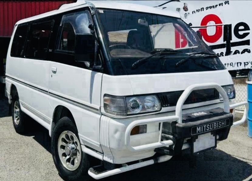 Mitsubishi 1993 Delica Star Wagon Exceed 4WD 4AT