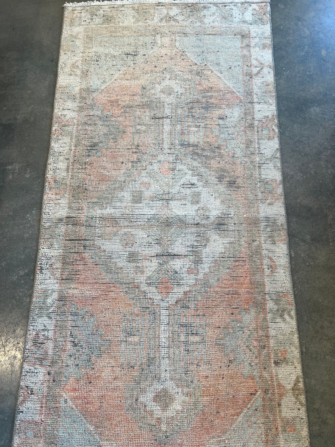 2'5"W x 5'10"L Vintage Runner Rug 2
