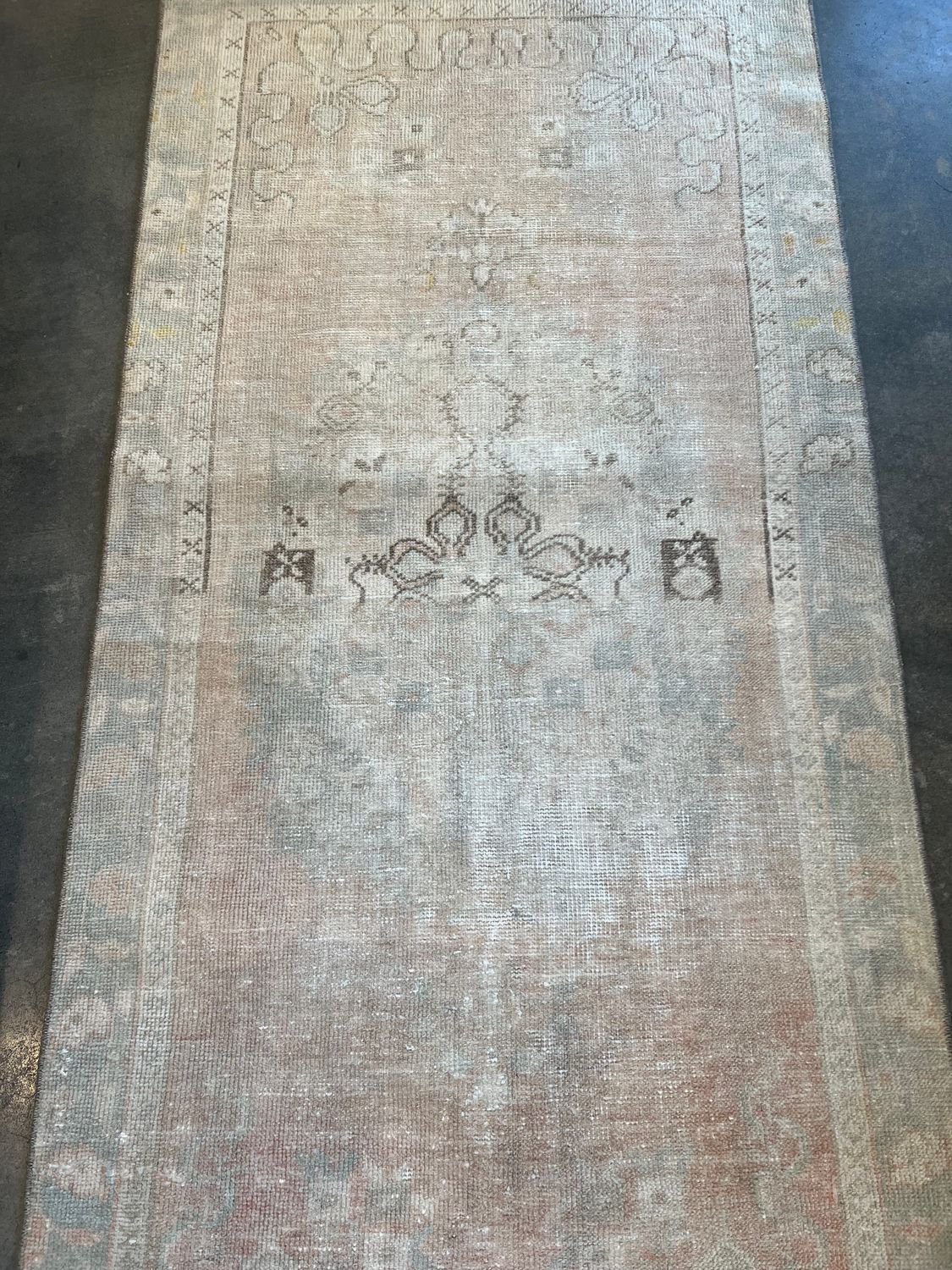 2'5"W x 5'10"L Vintage Runner Rug 3