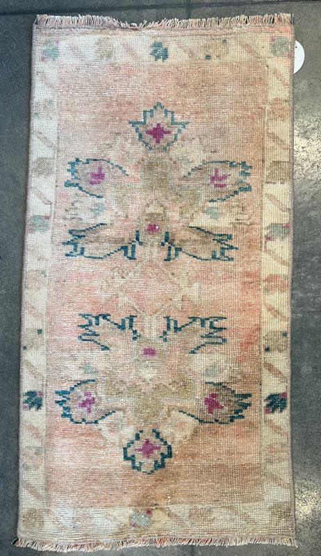 35"L x 19"W Vintage Rug 1