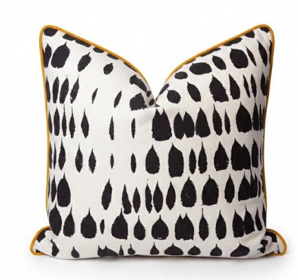 23x23 Queen of Spain Pillow w/ Yellow Welt