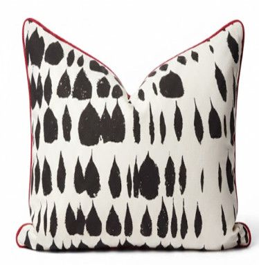 23x23 Queen of Spain Pillow w/ Pink Contrast Welt