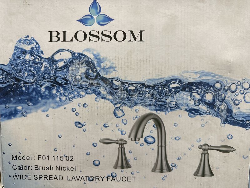blossom 2 handle bathroom faucet f0111502