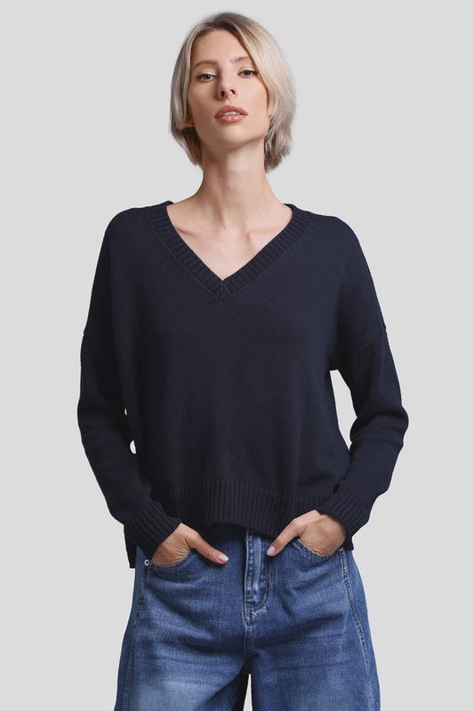 BOXY V NECK TOP