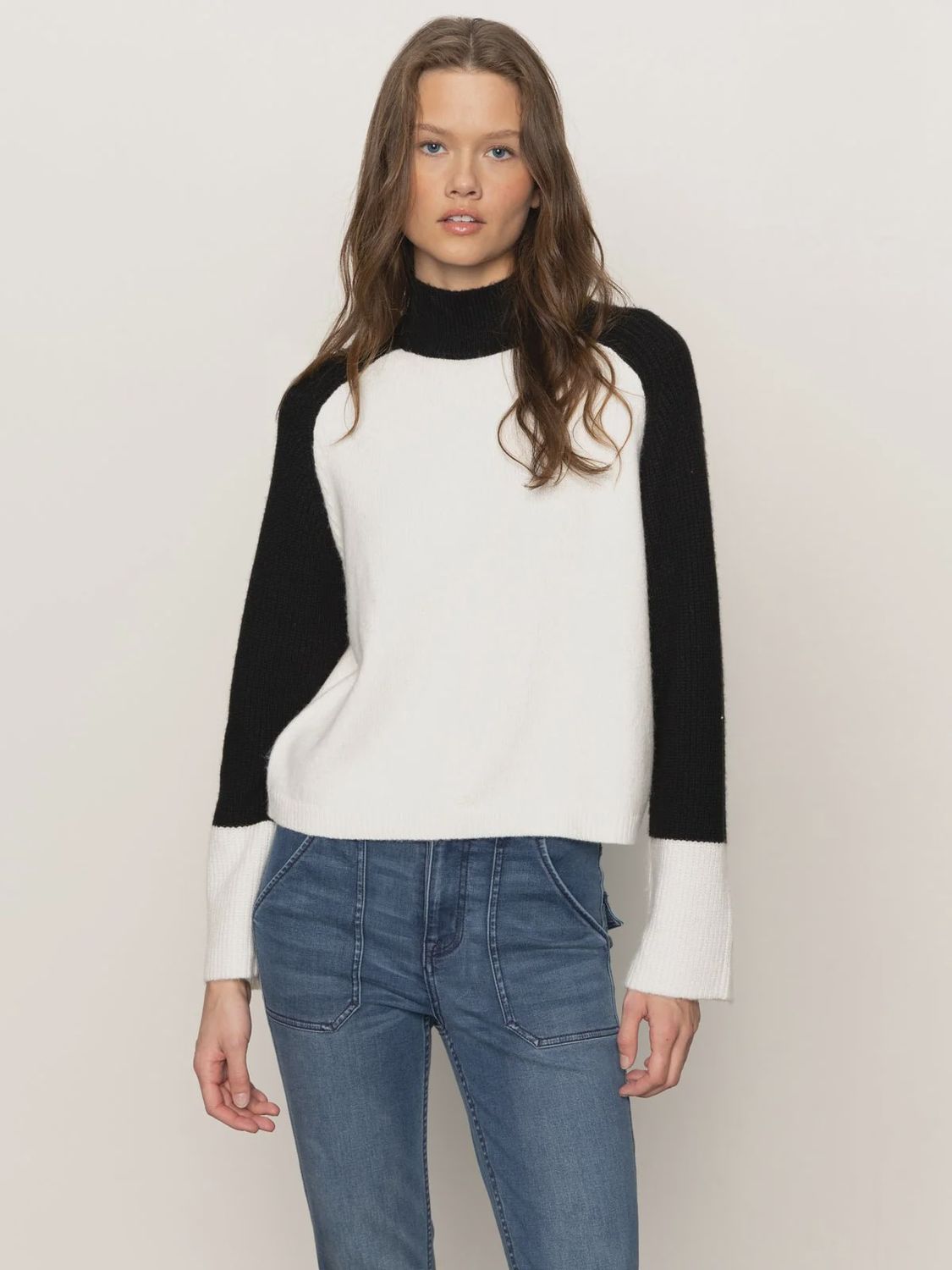 DOWNTOWN MOCK NECK SWEATER