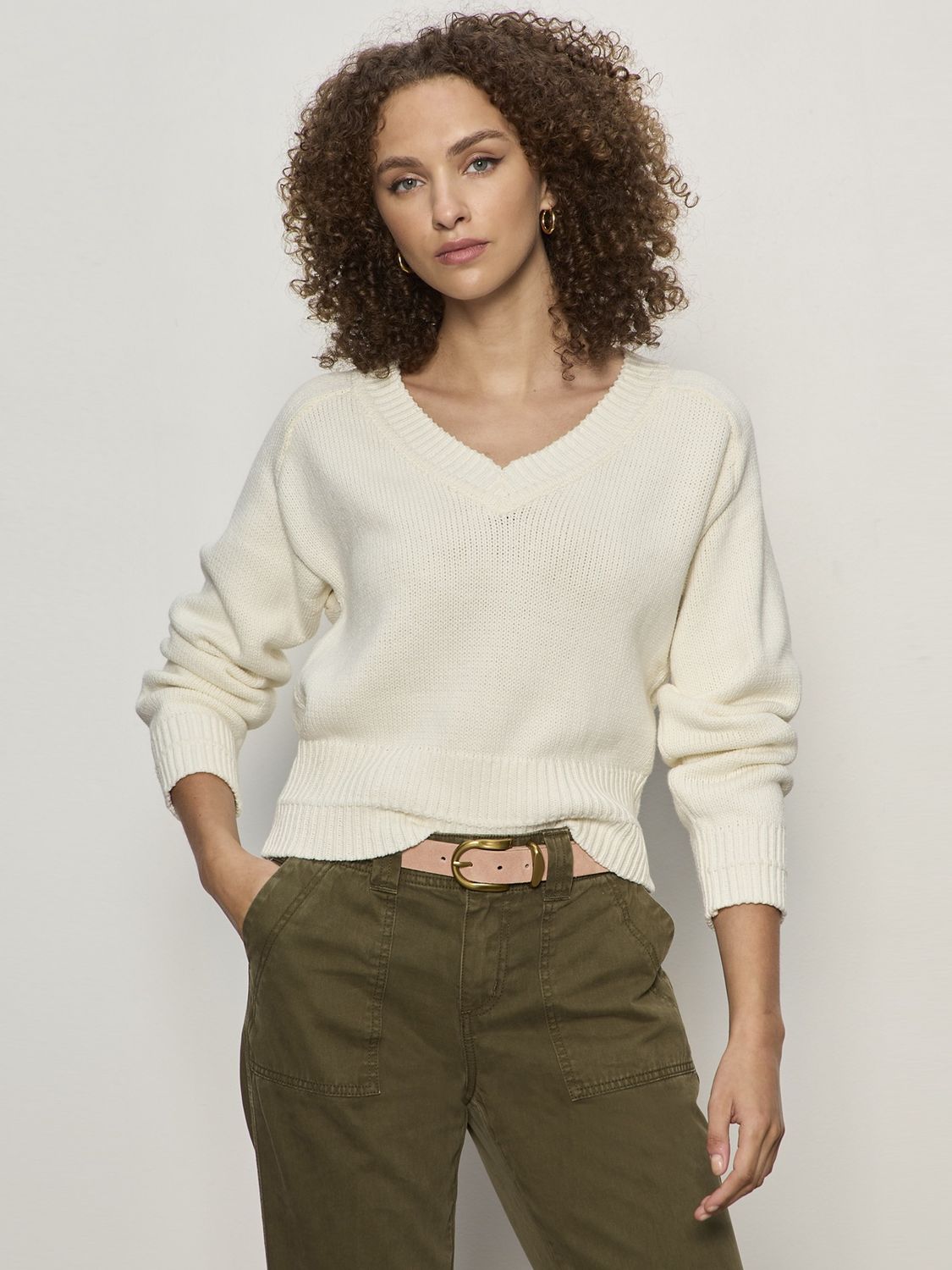 PERFECT V NECK SWEATER