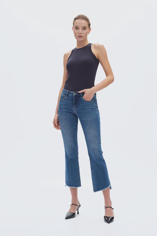 STEPPED FRAYED HEM CROPPED JEANS