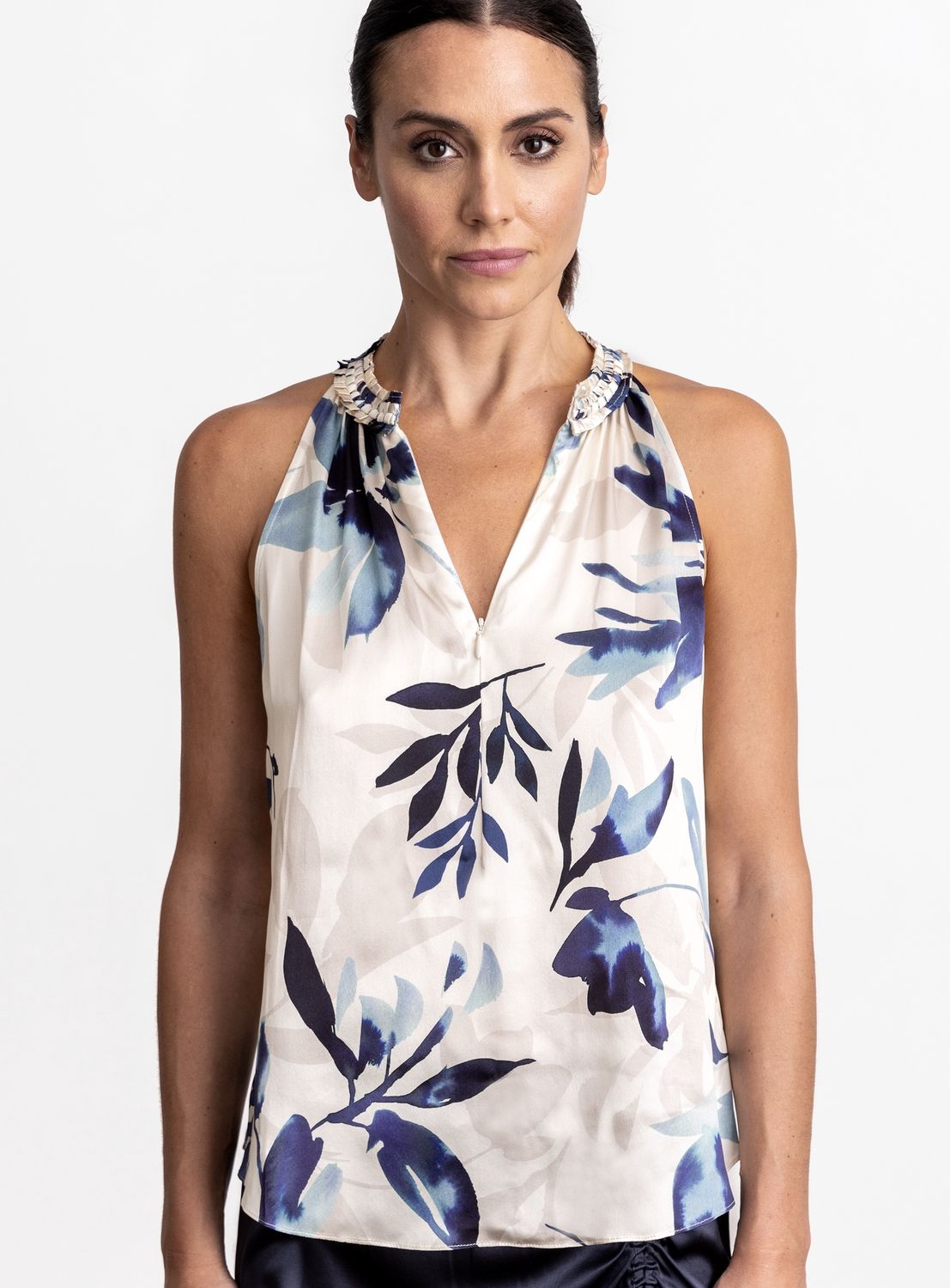 GO PERFECTLY PLAITED CUTAWAY