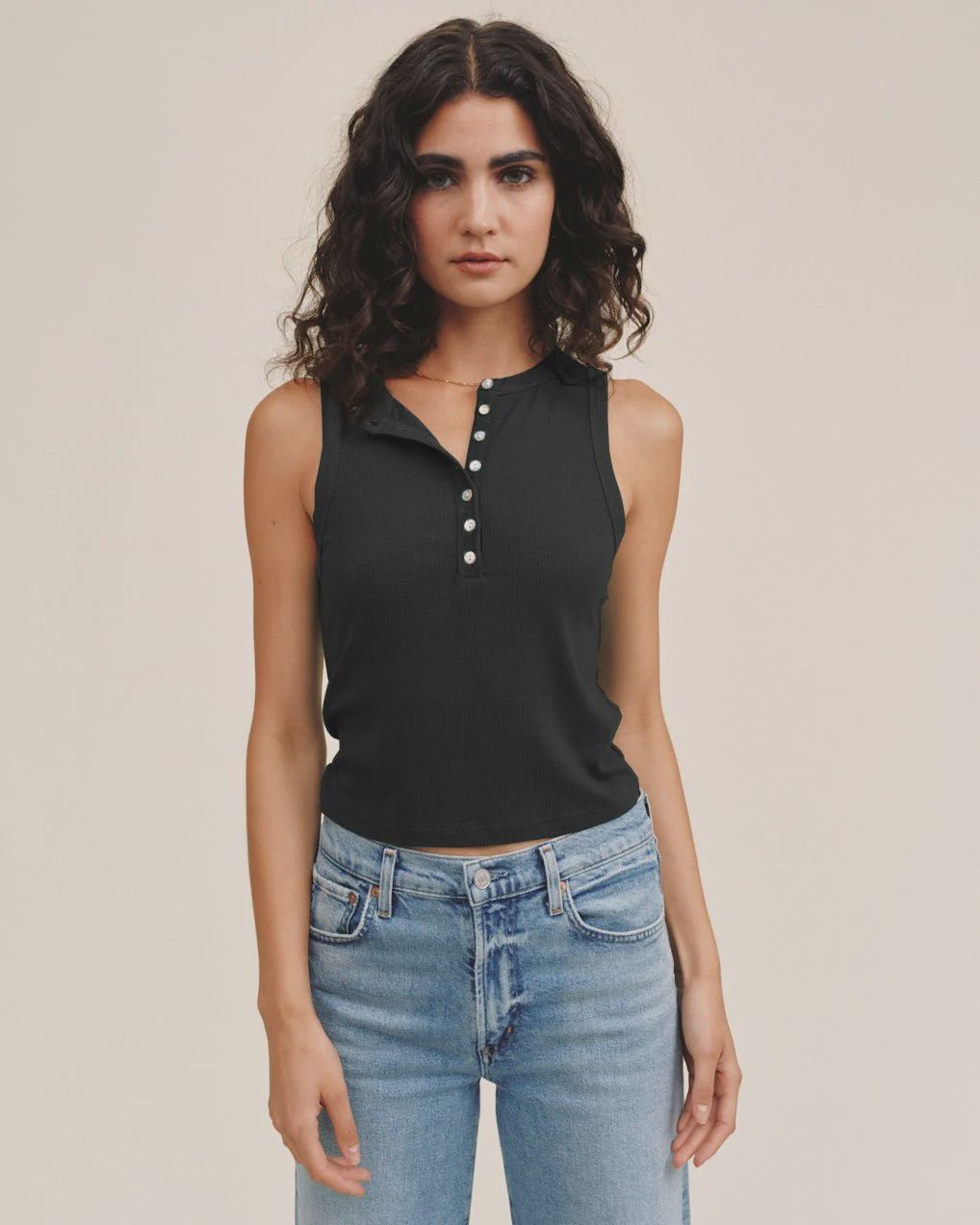 SLEEVELESS PLACKET TOP