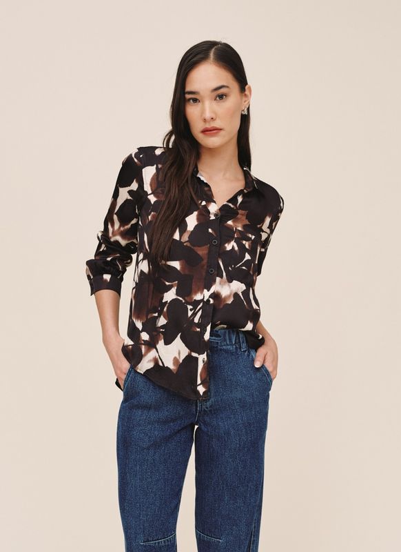 LONG SLEEVE ROUND HEM BUTTON DOWN