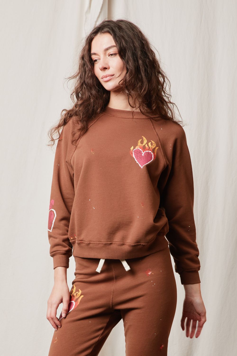 THE HEART AND SOUL CREWNECK, Color: CACAO, SIZE: XS