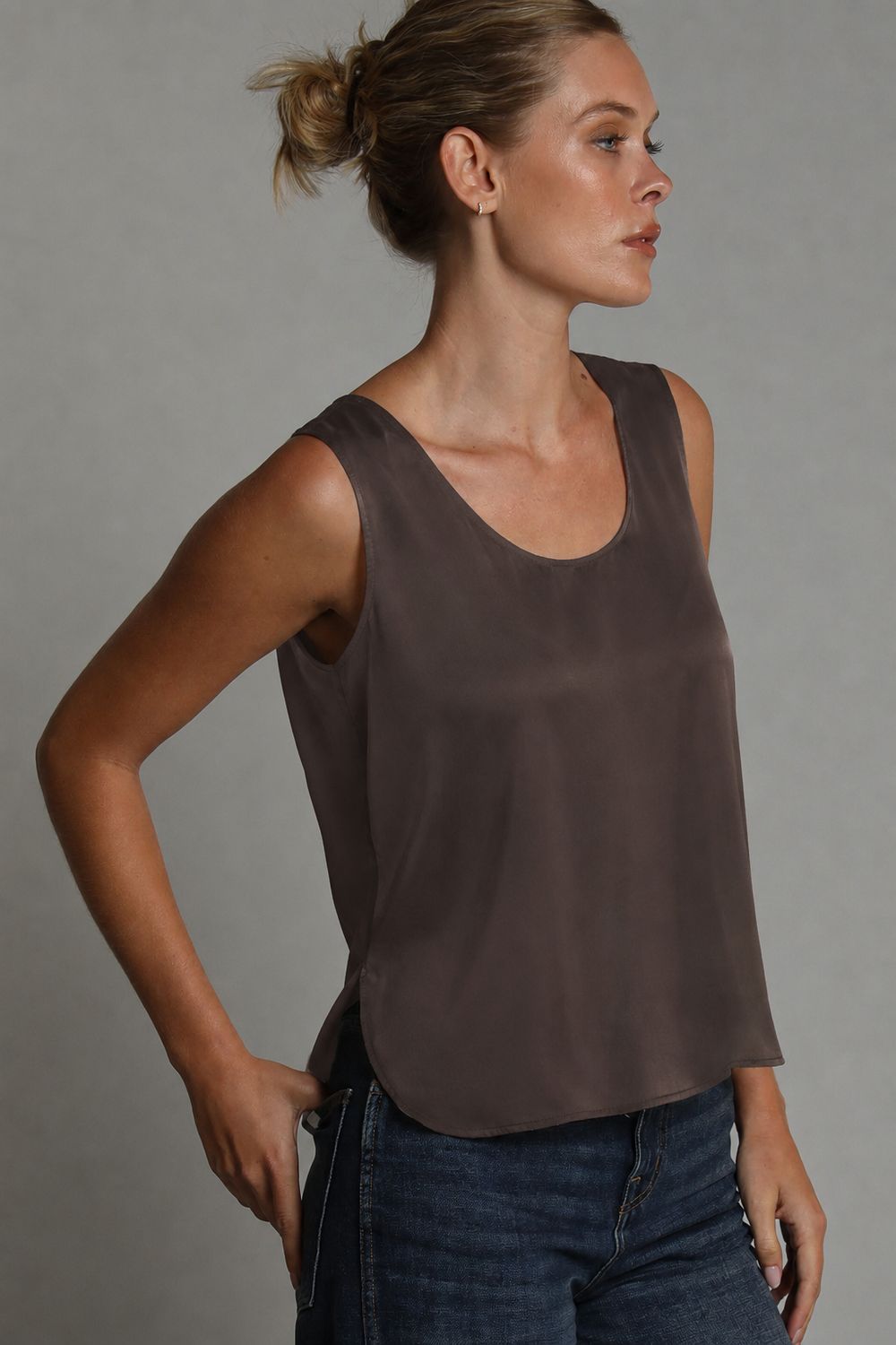 SHIRTTAIL D SATIN TANK, Color: MOLE, SIZE: XS