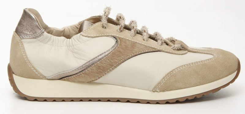 LOW TOP SNEAKER