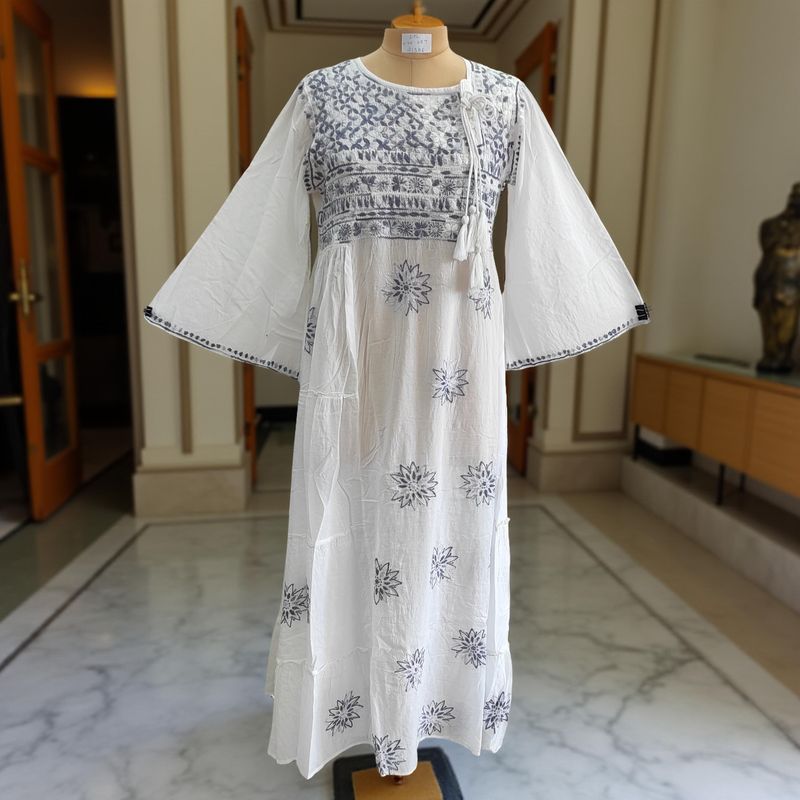 L/XL Cindrella embroidery Cotton Dress 57" Long Jalabiya