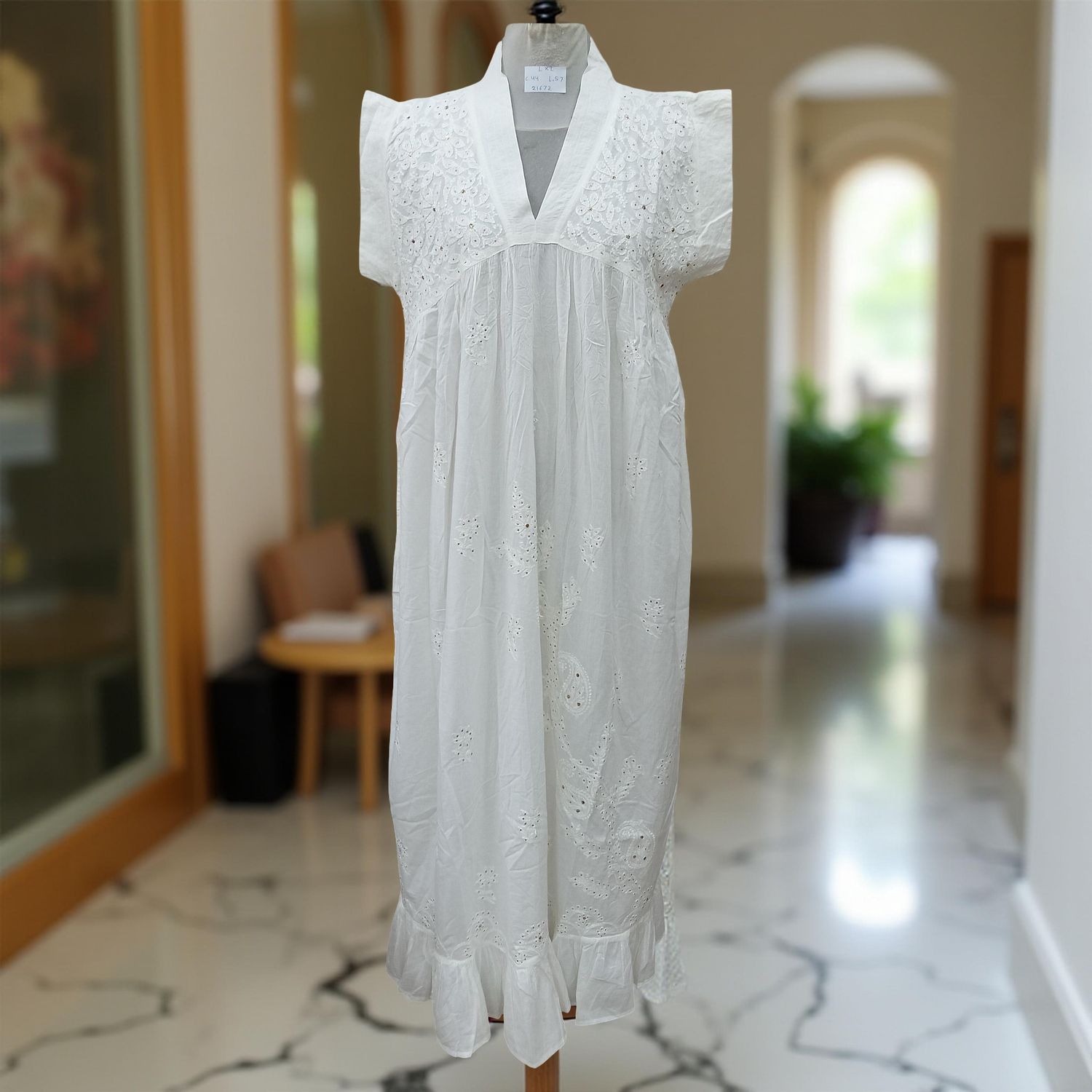 L/XL Amani White Embroidery Cotton Dress 57" Short Sleeves Jalabiya