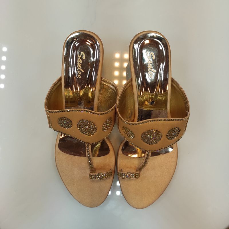 Indian sleeper Style  Size 39