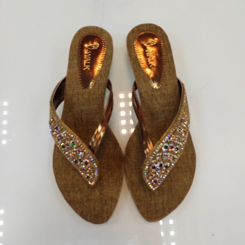 Indian sleeper Style  Size 39
