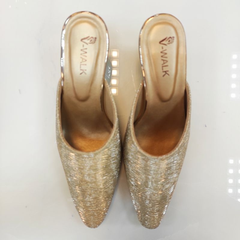 Indian Sleeper Size 37