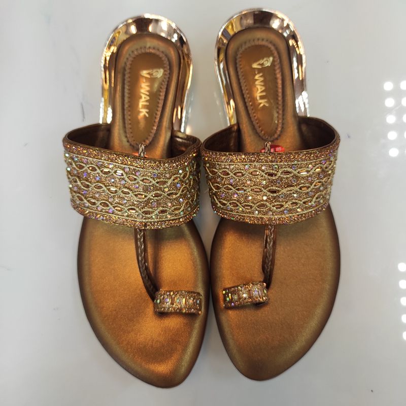 Indian sleeper Style  Size 39