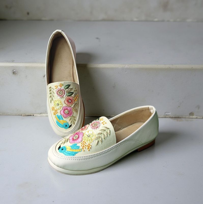 ​Light Pink– Handcrafted Indian Style Embroidered Loafers Size - 36