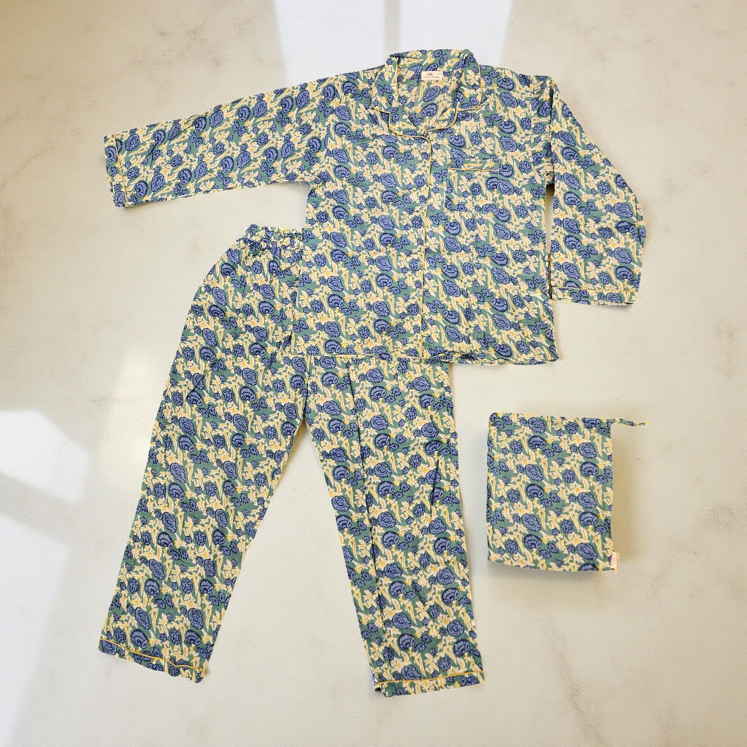 XS/S  Full Sleeves Full Collar Neck Cotton Pink Pajamas Set