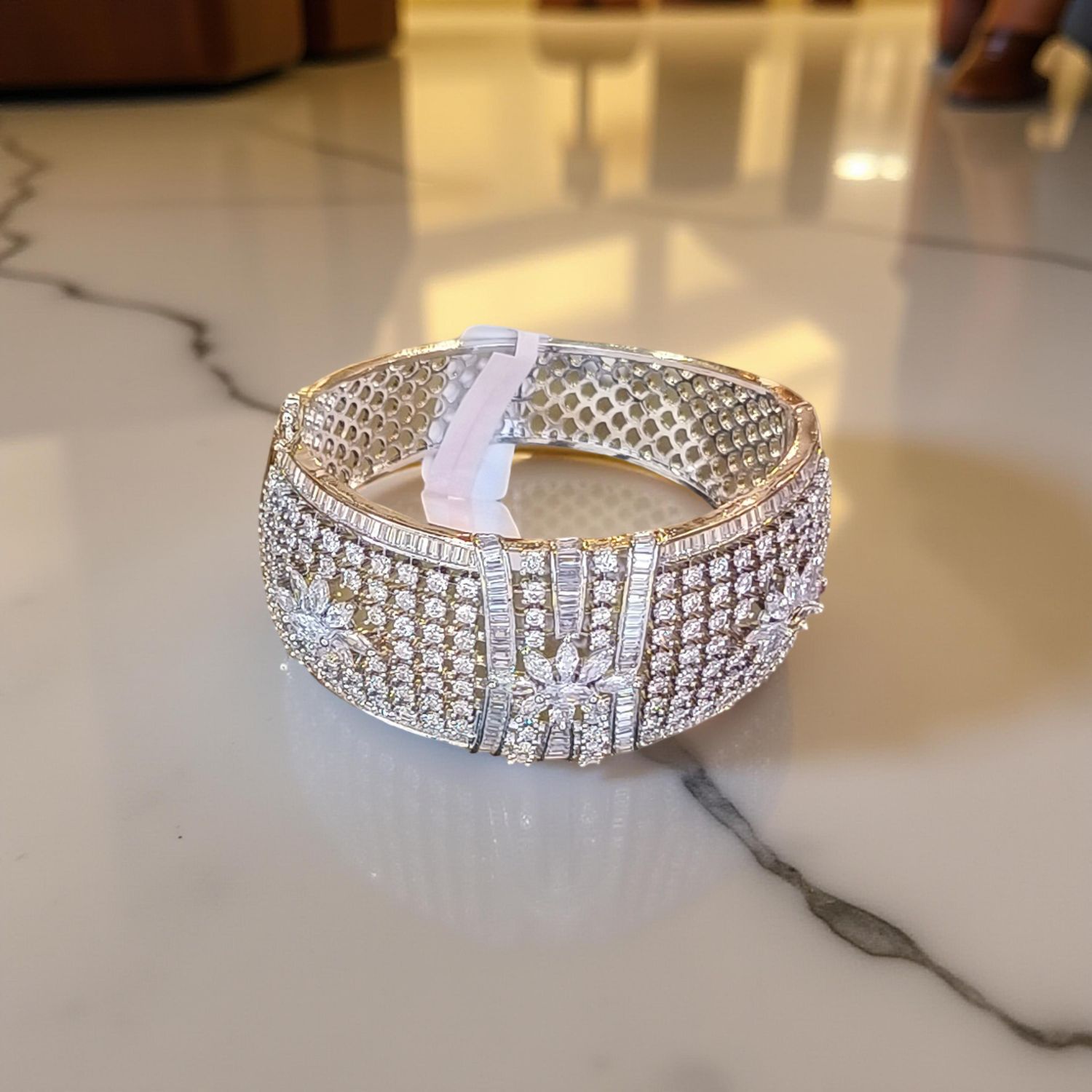 Luxury Royal Bangle 02