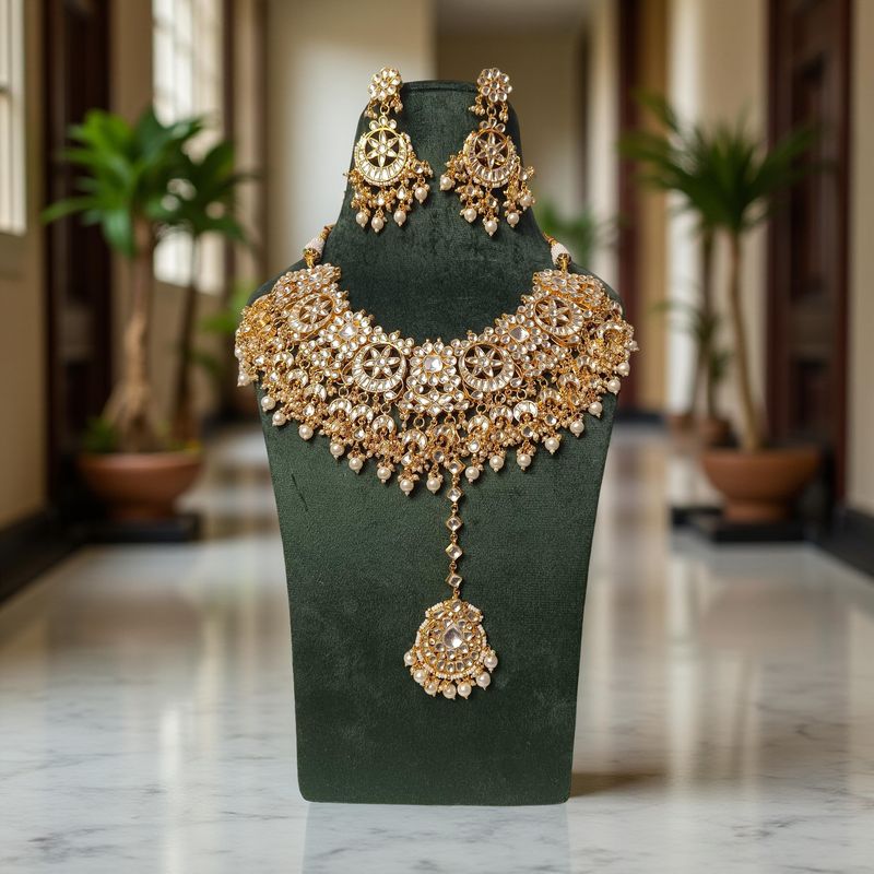 Luxury Kundan Necklace set with Earrings