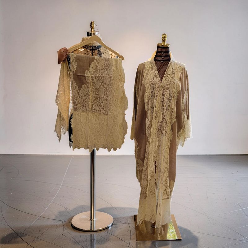 Kashmir Bisht With Sheila 55" Inches