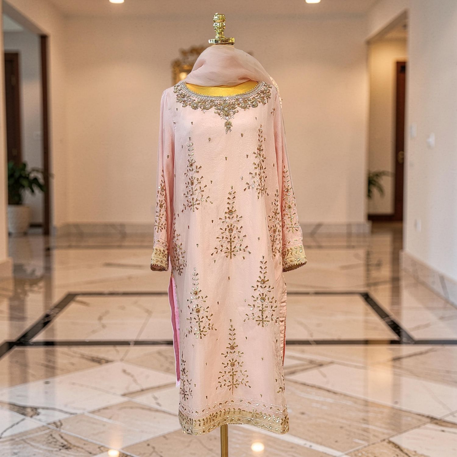 L-XL Arisha Closet Silk Crepe Kamdani 43" long Shirt Slit