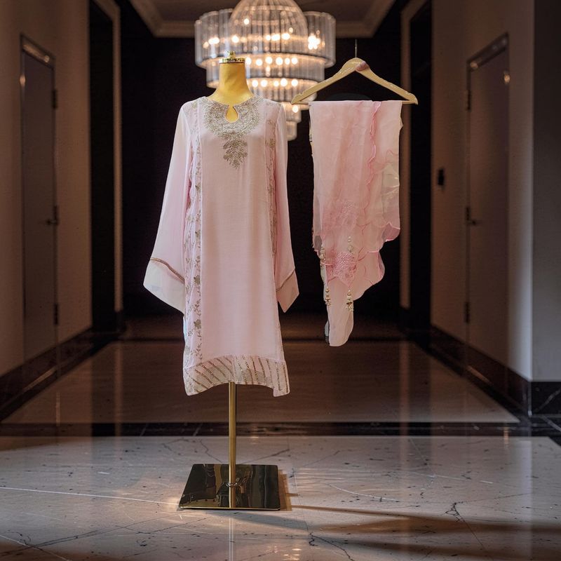 L-XL Arisha Closet Pure Lawn embroidery work 2 Pcs Set