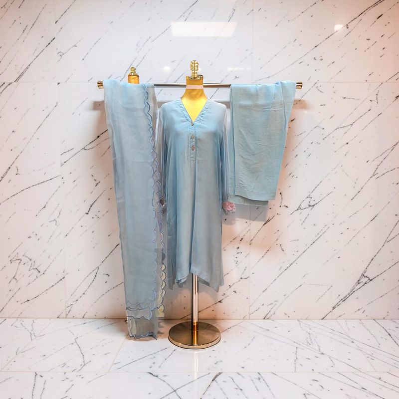 L-XL Arisha Closet Khadi Lawn 3 PCs Set