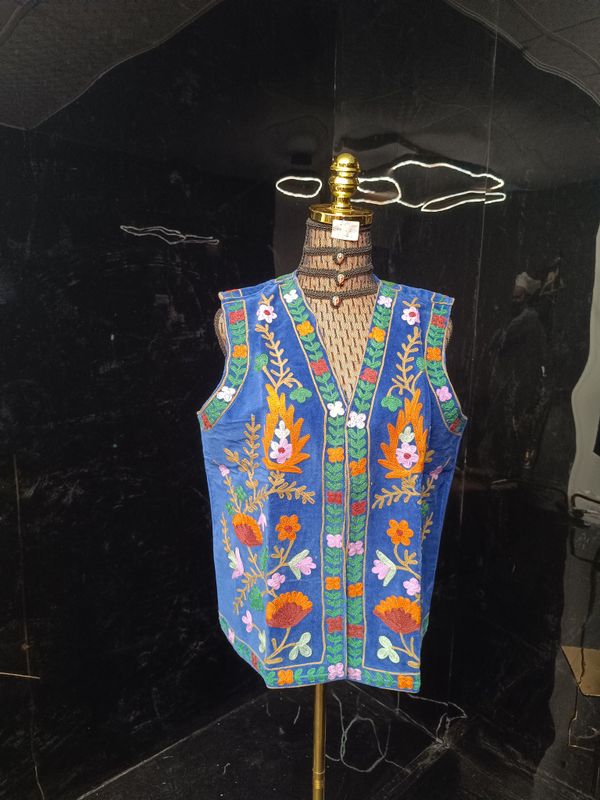 S-M Vest Short Jacket Velvet Embroidered Length 24" inches