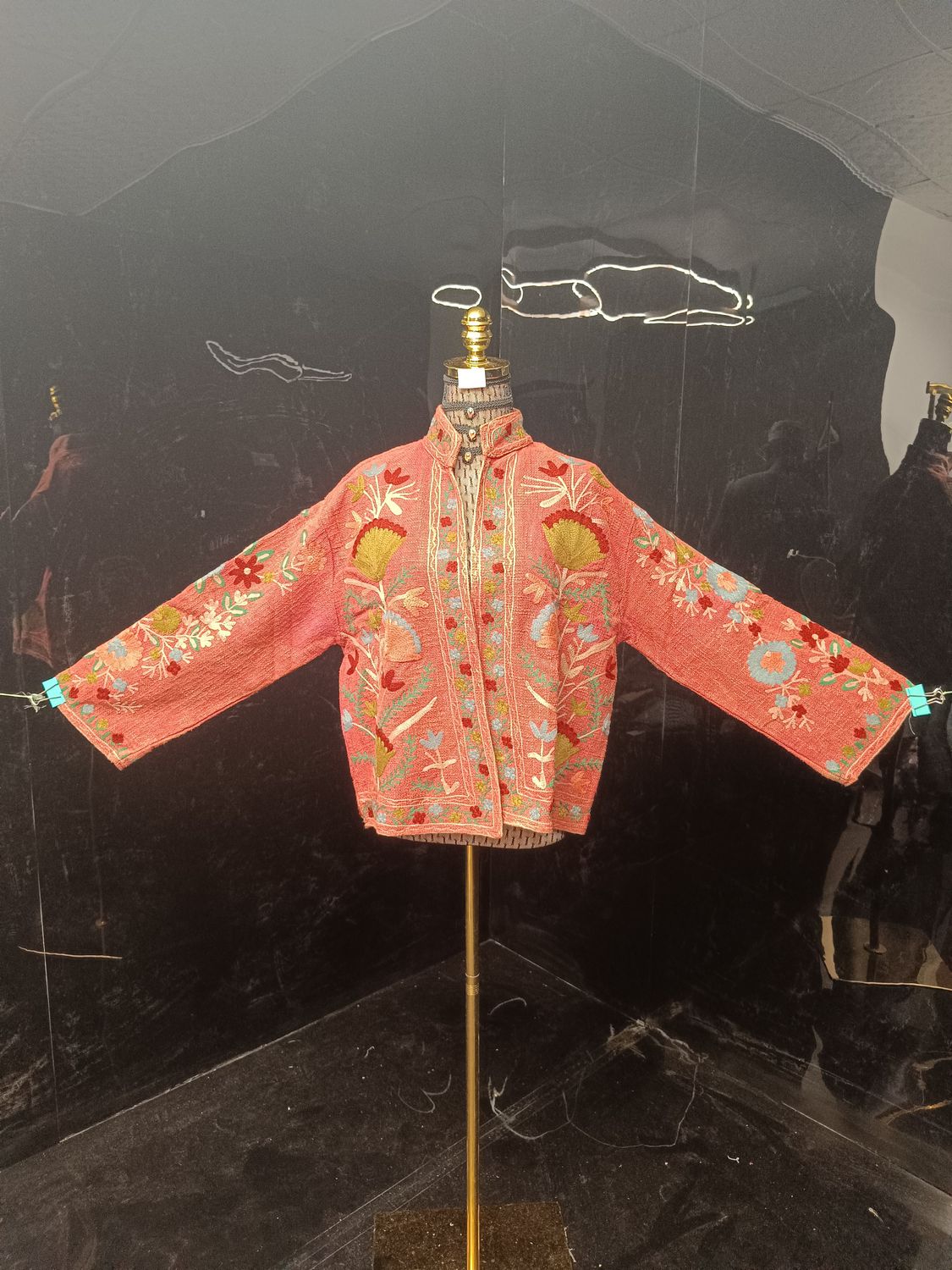 L-XL Jacket Cotton Embroidered Length 24" inches