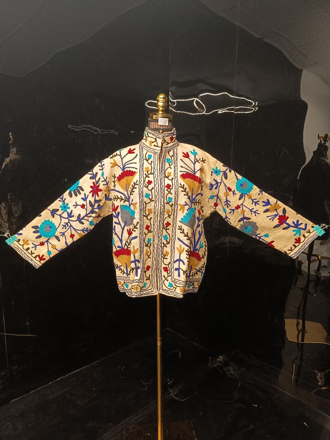 L-XL Jacket Cotton Embroidered Length 24" inches