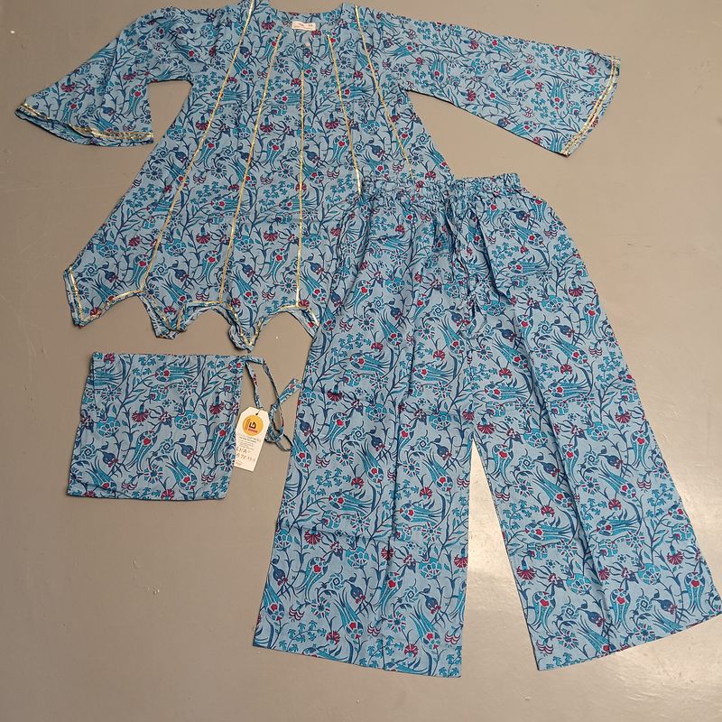 XS/S Full Sleeves Round Neck Cotton Pajamas Set
